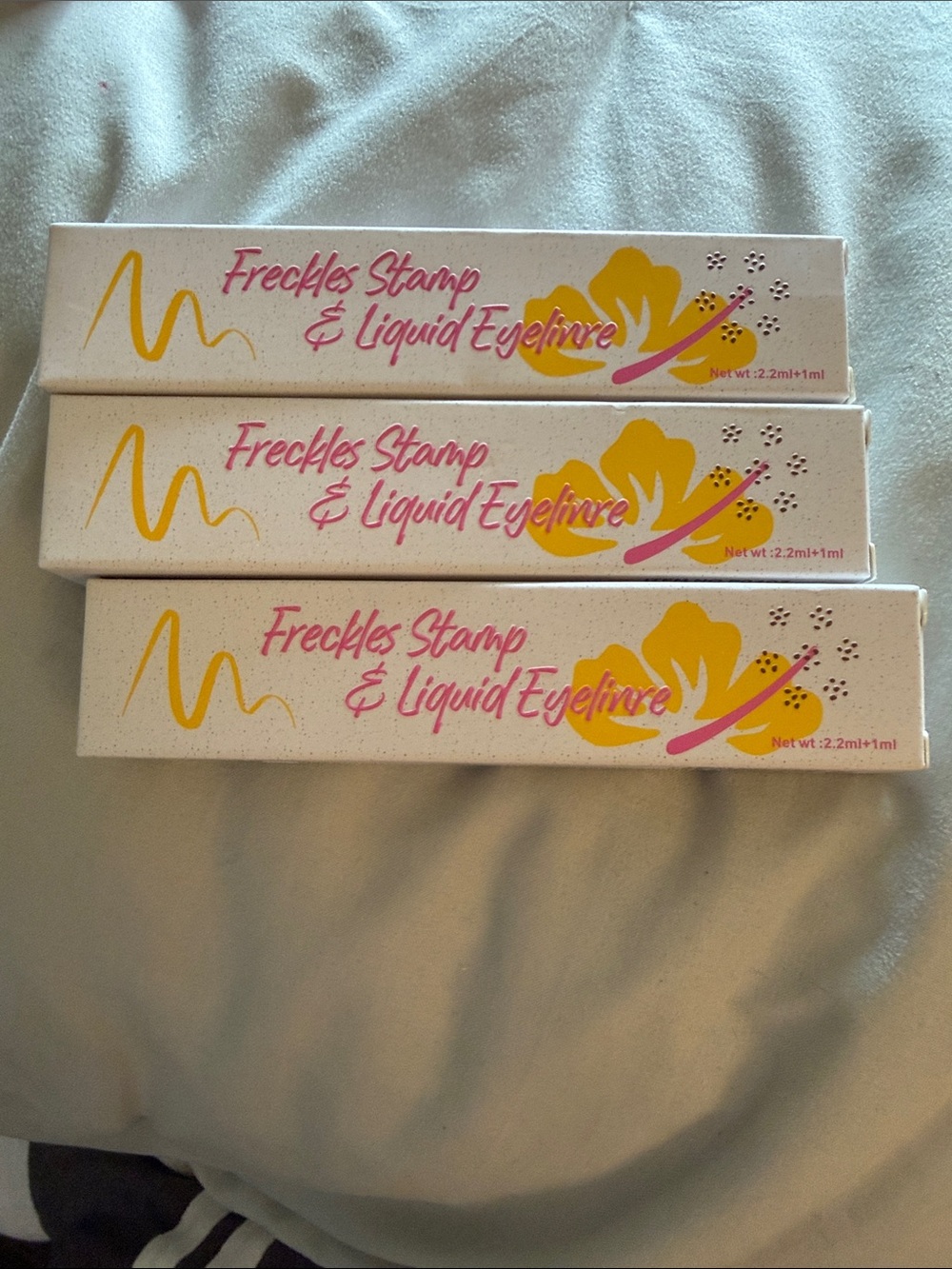 Freckles Stamp & Liquid Eyeliner – Pink & Yellow Dual-Tool